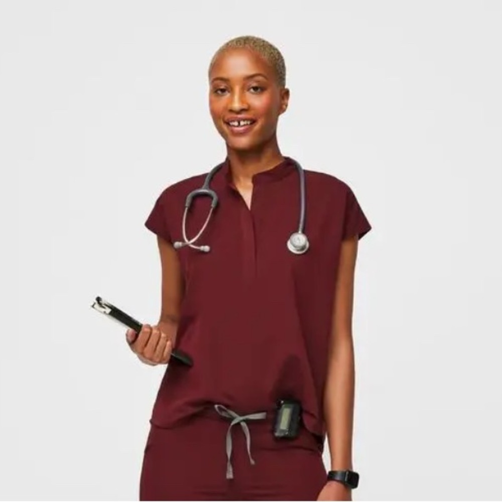Size small figs scrub top